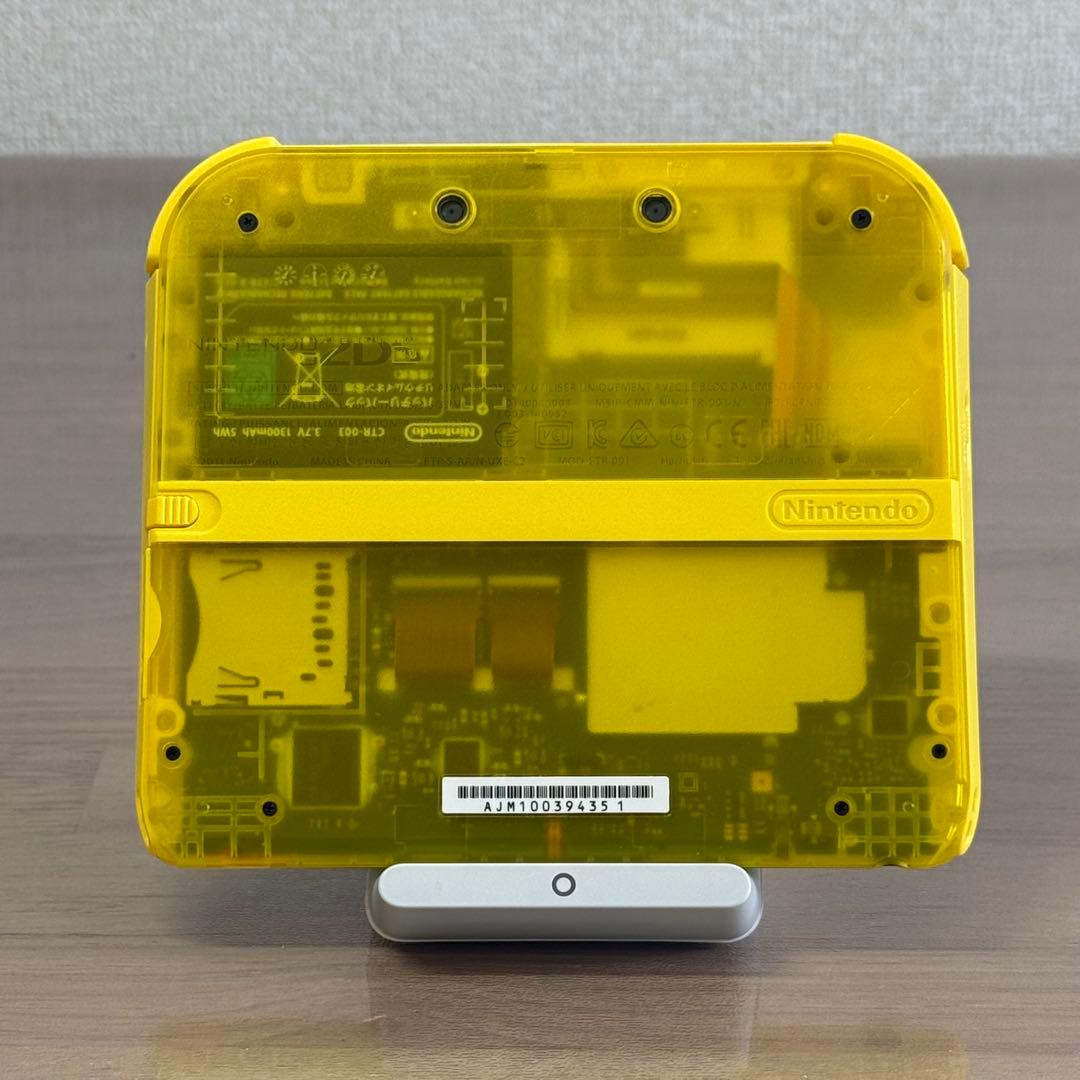 4-057【美品】ニンテンドー2DS ポケットモンスター ピカチュウ 箱付き