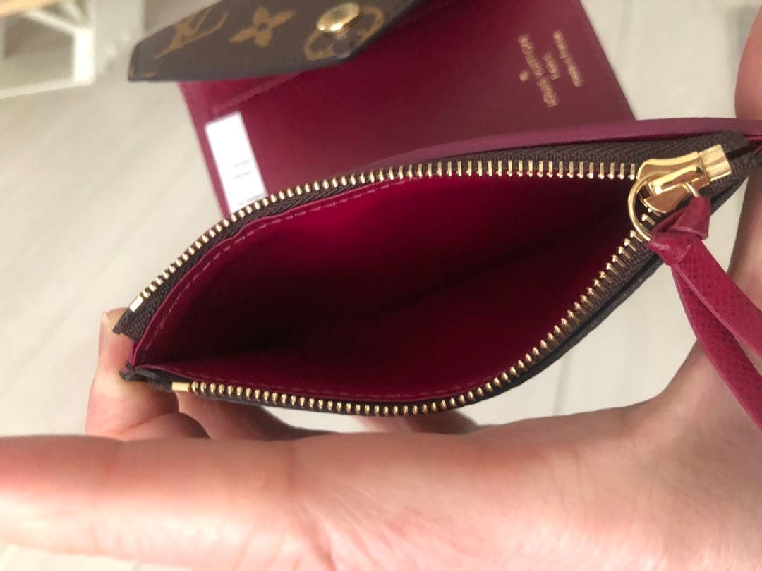 ミナミ　　　Louis Vuitton モノグラム ヴィクトリーヌ財布