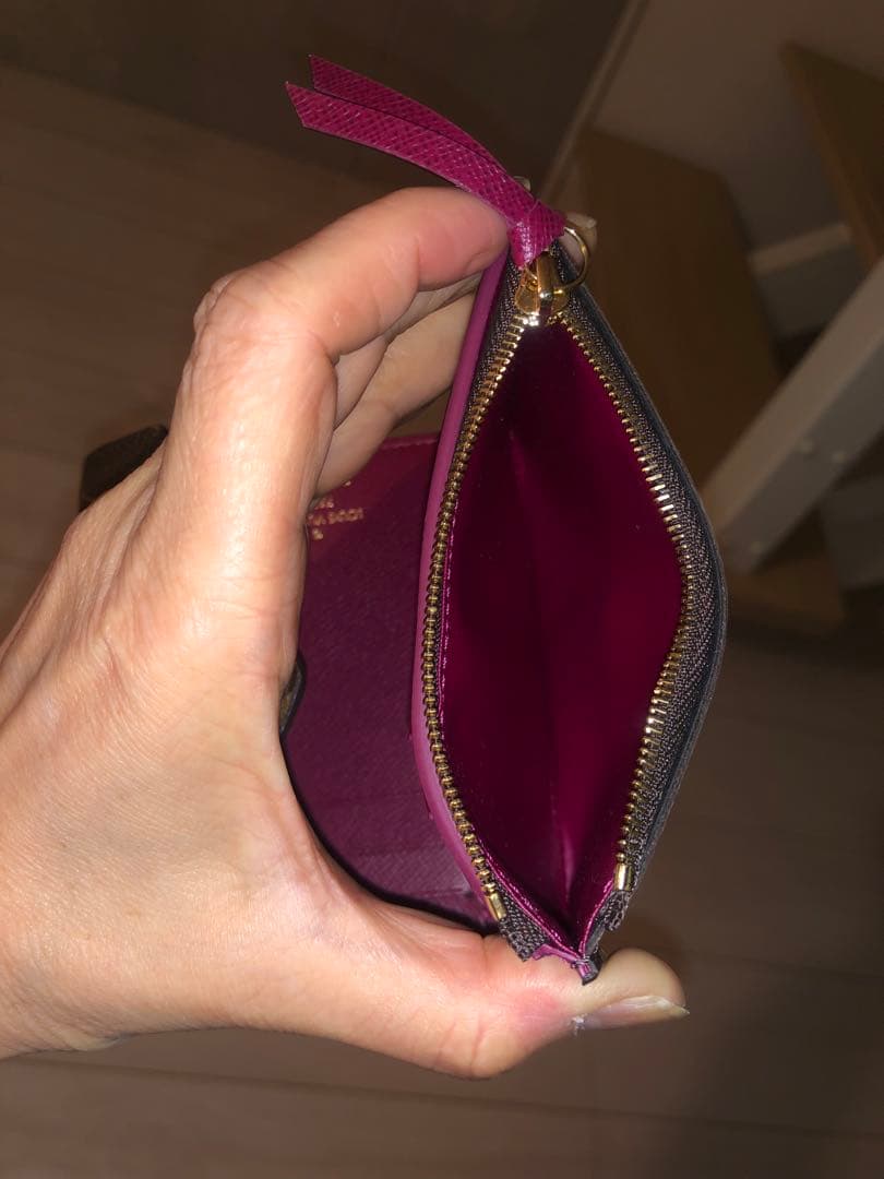 ミナミ　　　Louis Vuitton モノグラム ヴィクトリーヌ財布