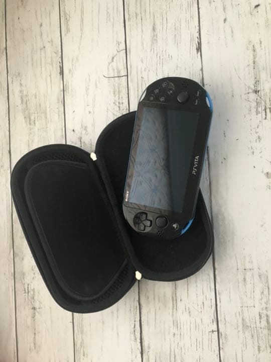 ps vita（Wi-Fiモデル）+専用カセット6枚付き