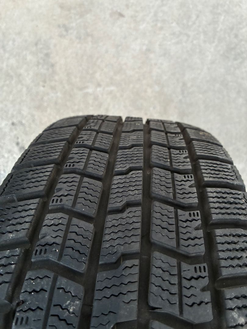 【送料込】22年バリ溝 スタッドレスタイヤ195/65R15 プリウスなど
