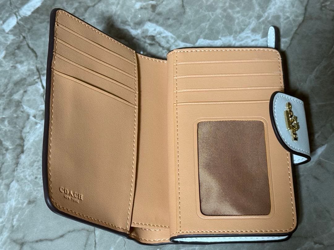 COACH ホワイト 二つ折り財布