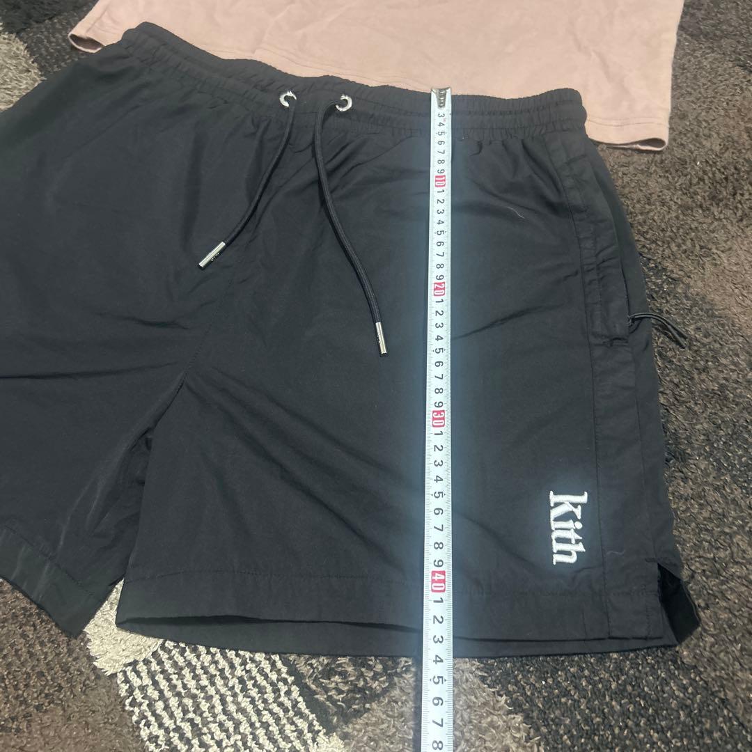 Kith ベージュTシャツと黒ショーツセット M