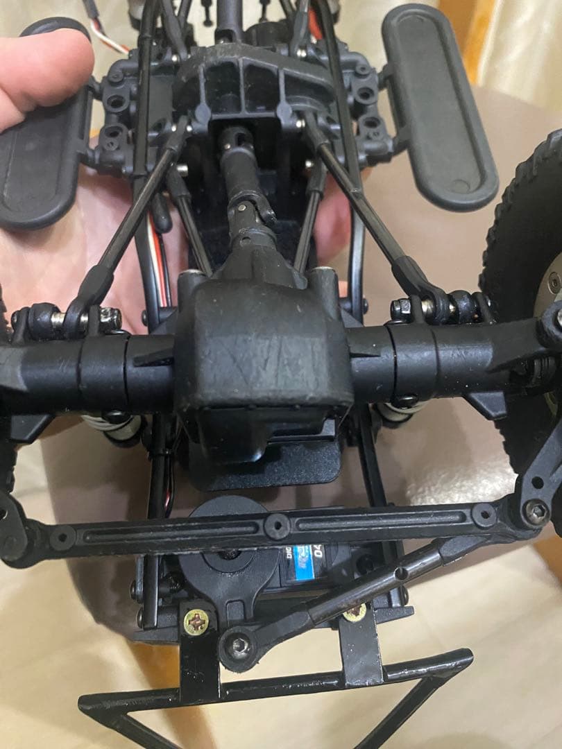 アソシエイテッド cr-12 ジムニーボディ LEDライト付き