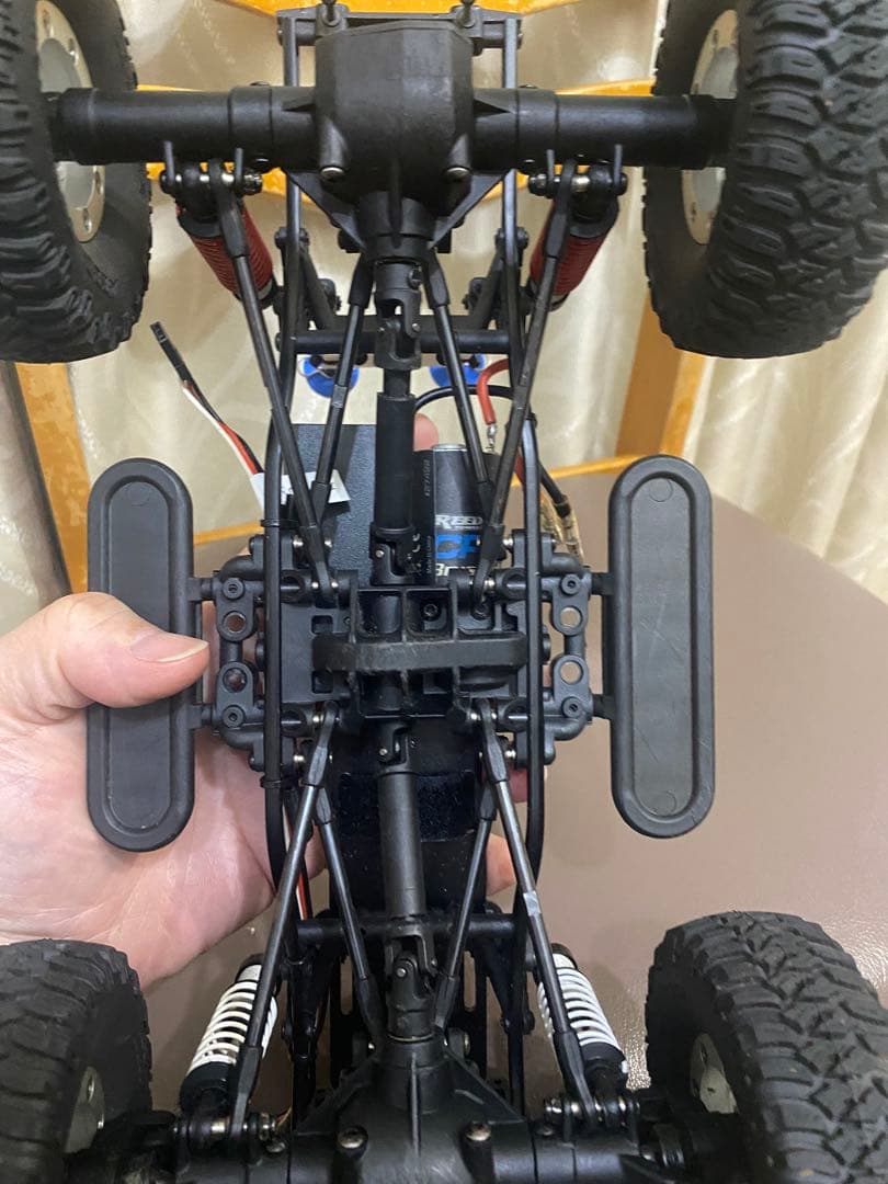 アソシエイテッド cr-12 ジムニーボディ LEDライト付き