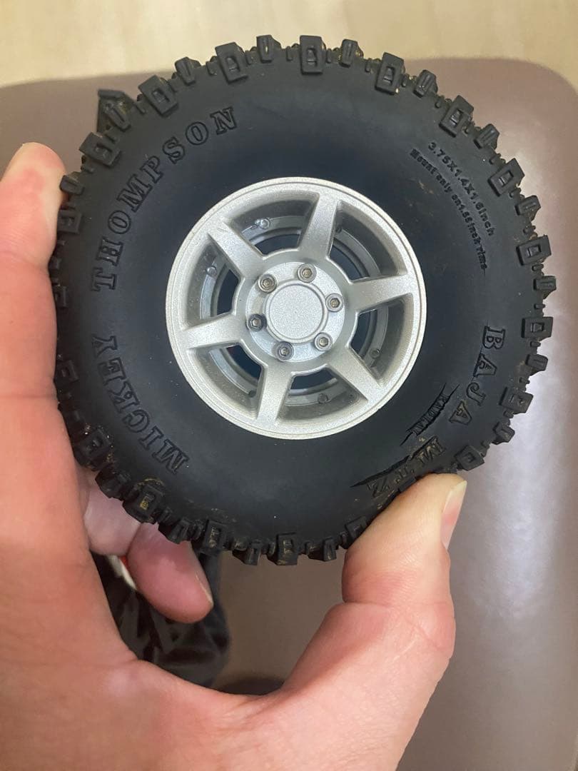 アソシエイテッド cr-12 ジムニーボディ LEDライト付き