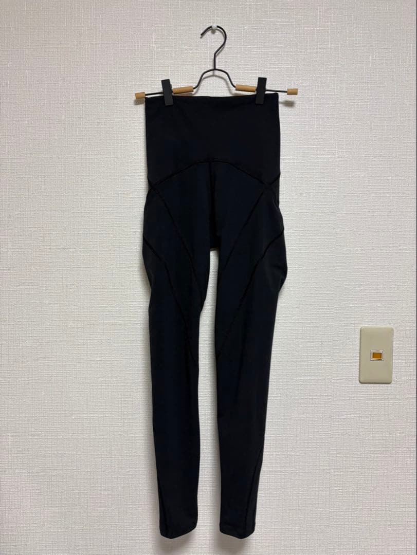 （ピラティス・ヨガ専用） 姿勢矯正機能付き、内臓カップ付き