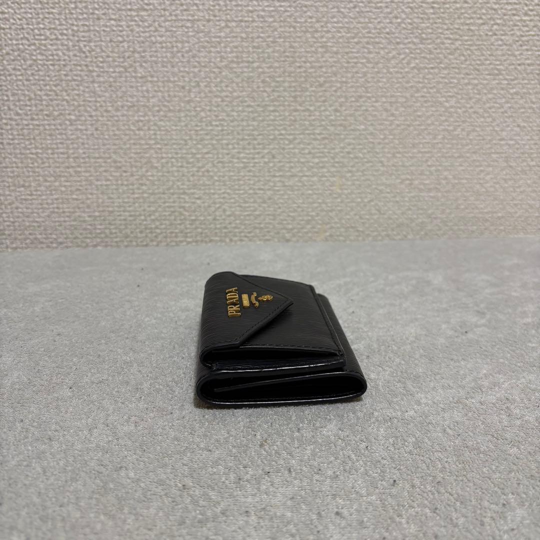 ひぃ-　Prada プラダ 3つ折り財布 ブラック 黒 三角ロゴ