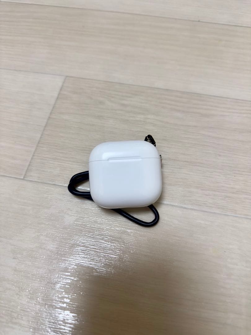 AirPods 4 本体 ホワイト 充電ケース付き