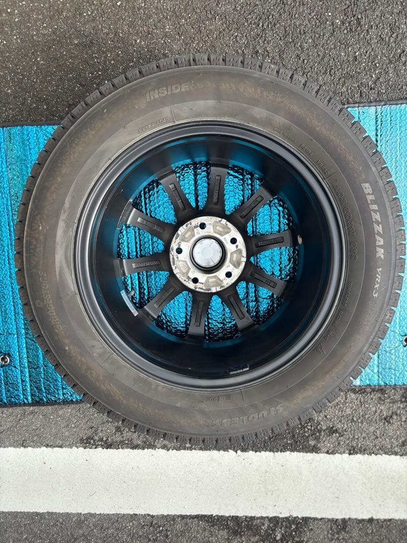 ブリザック 2025年製vrx3スタッドレスタイヤ 205/60R16バリ溝