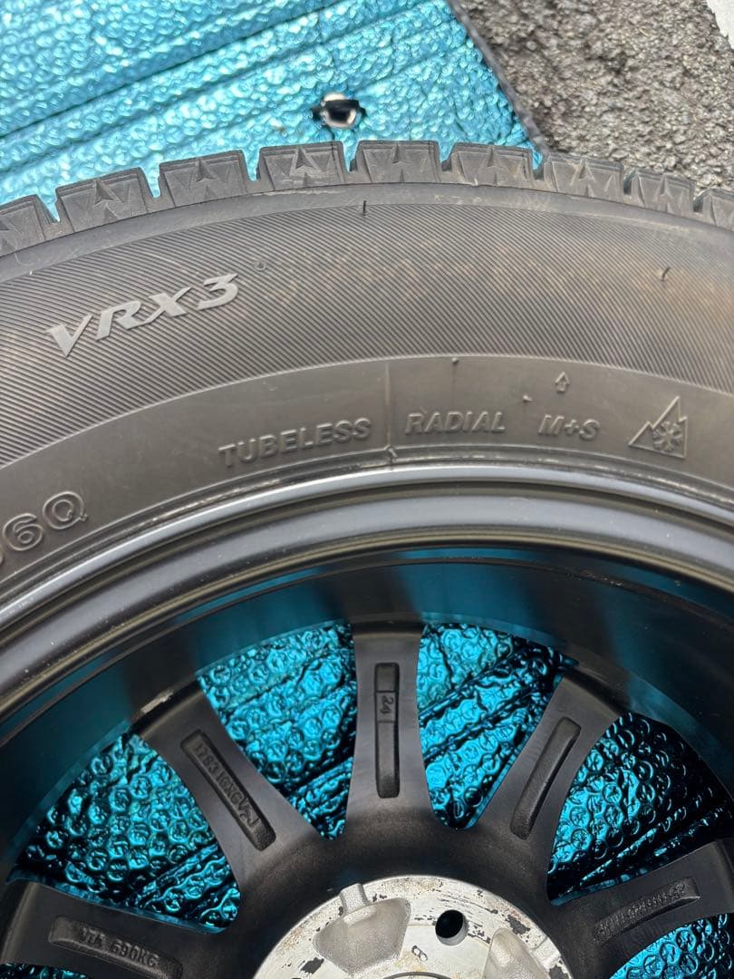 ブリザック 2025年製vrx3スタッドレスタイヤ 205/60R16バリ溝