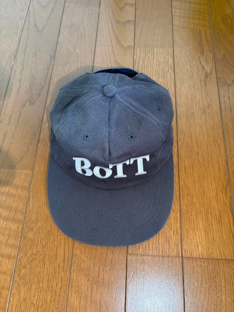 美品 早い者勝ち bott キャップ　ネイビー