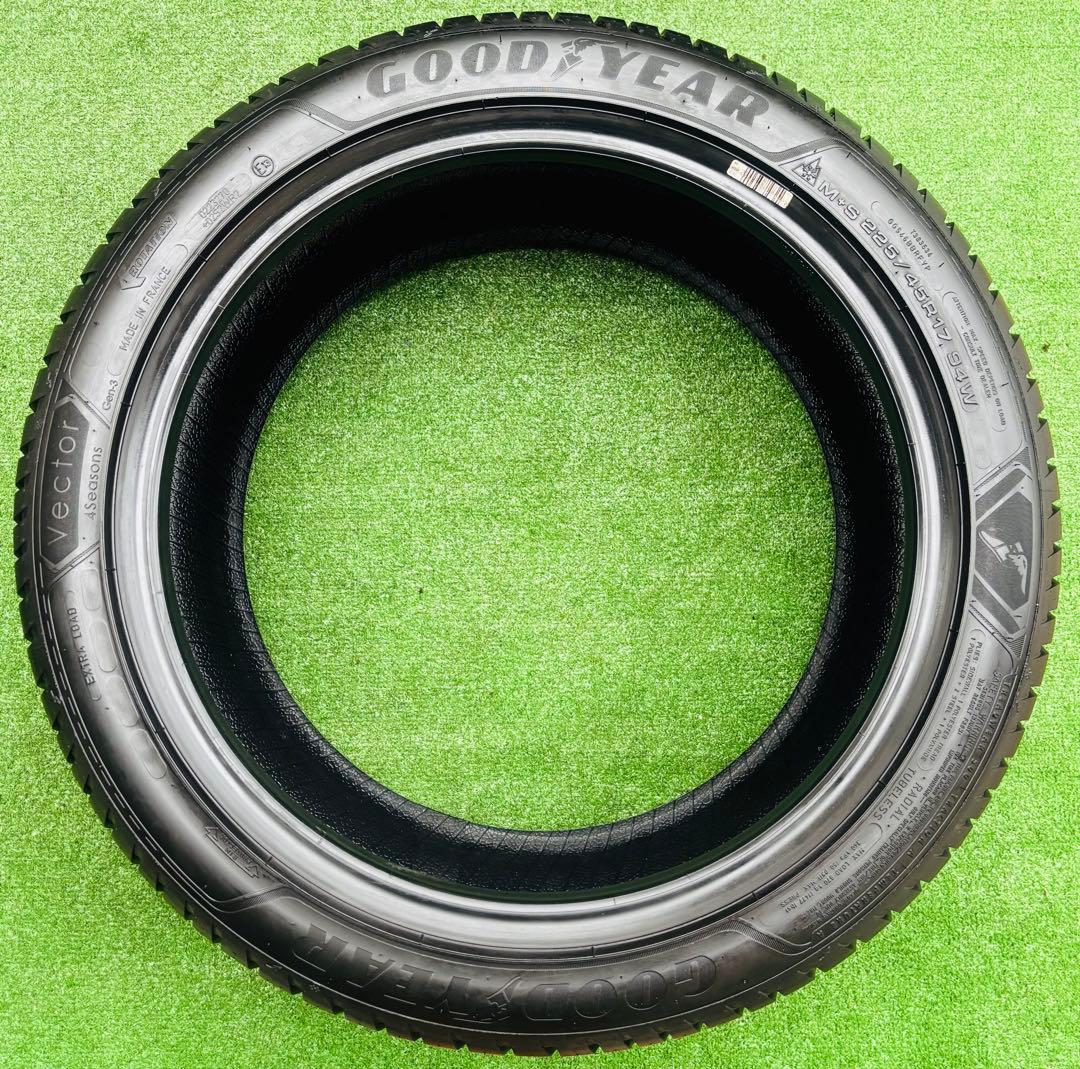 グッドイヤー ベクトル4シーズン. 225/45R17. 2024年フランス製。