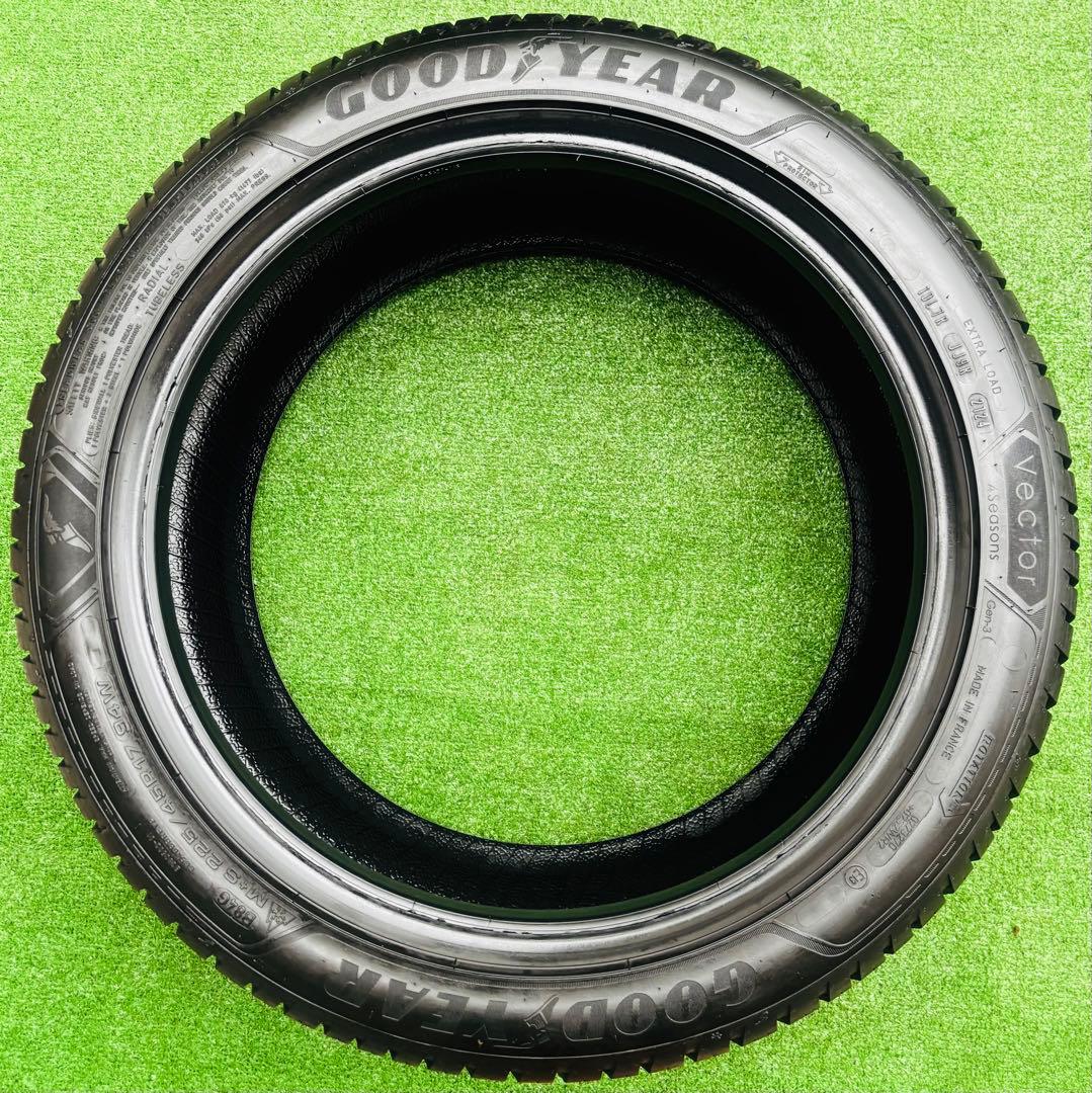 グッドイヤー ベクトル4シーズン. 225/45R17. 2024年フランス製。