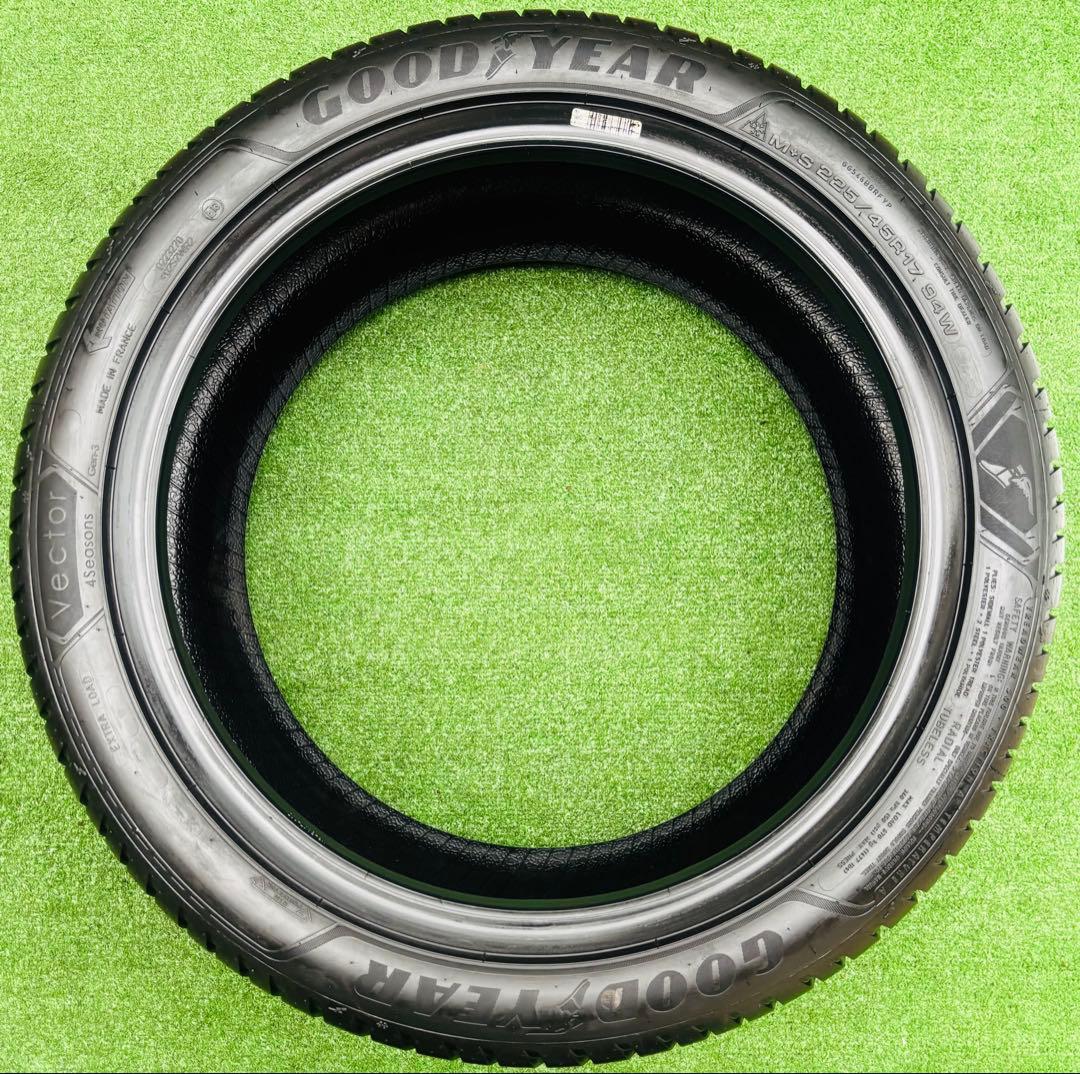 グッドイヤー ベクトル4シーズン. 225/45R17. 2024年フランス製。