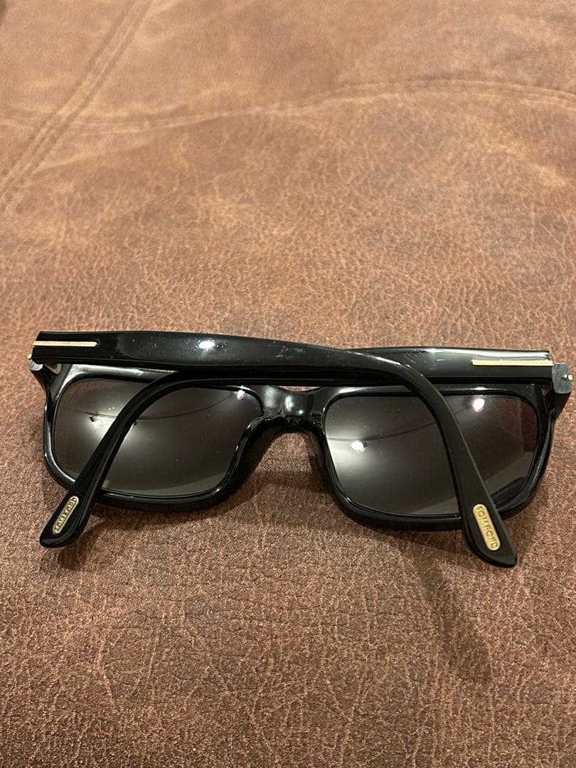TOM FORD ブラック サングラス ケース付き　美品