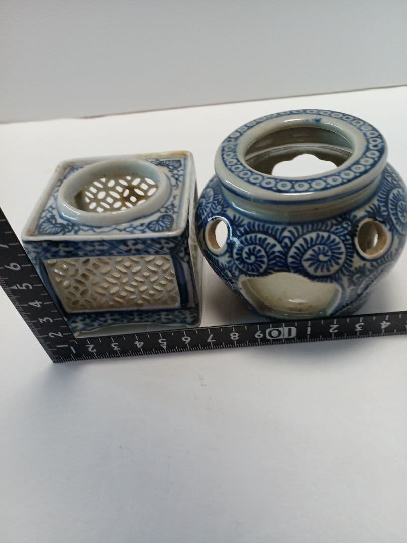 伊万里　盃台　2個　染付　透かし　壺型