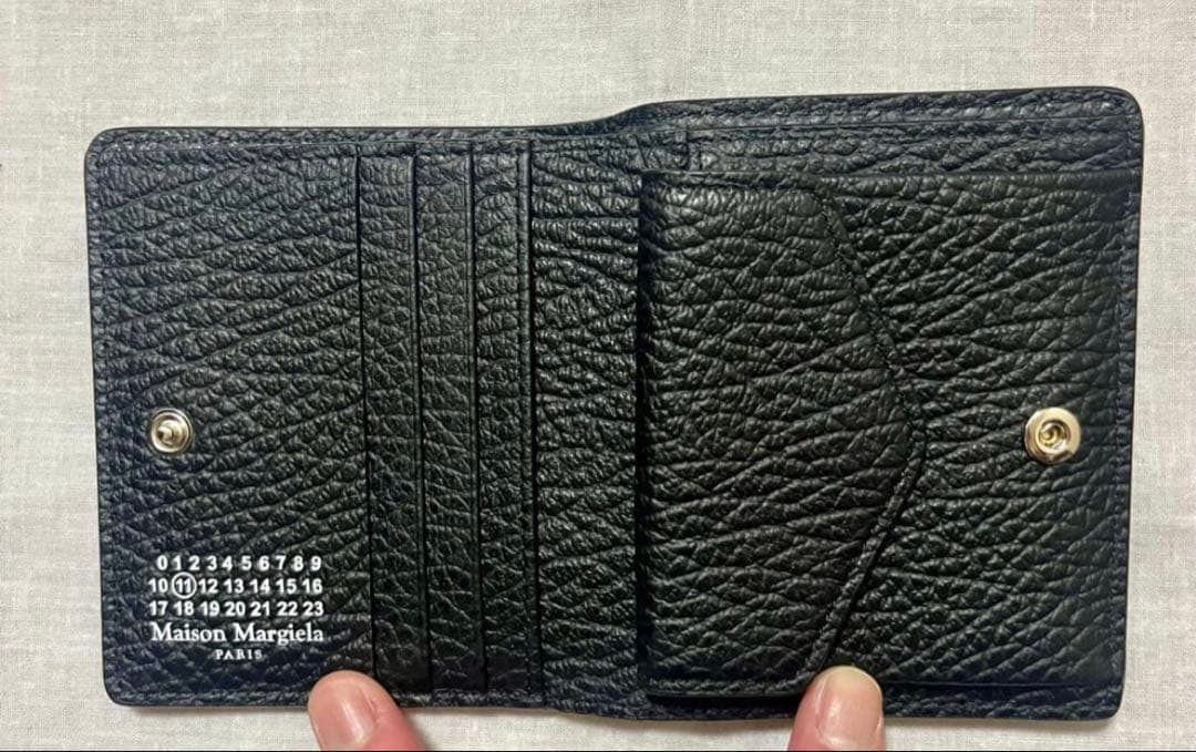 即日発送！極美品✨メゾンマルジェラ 二つ折り財布 ブラック
