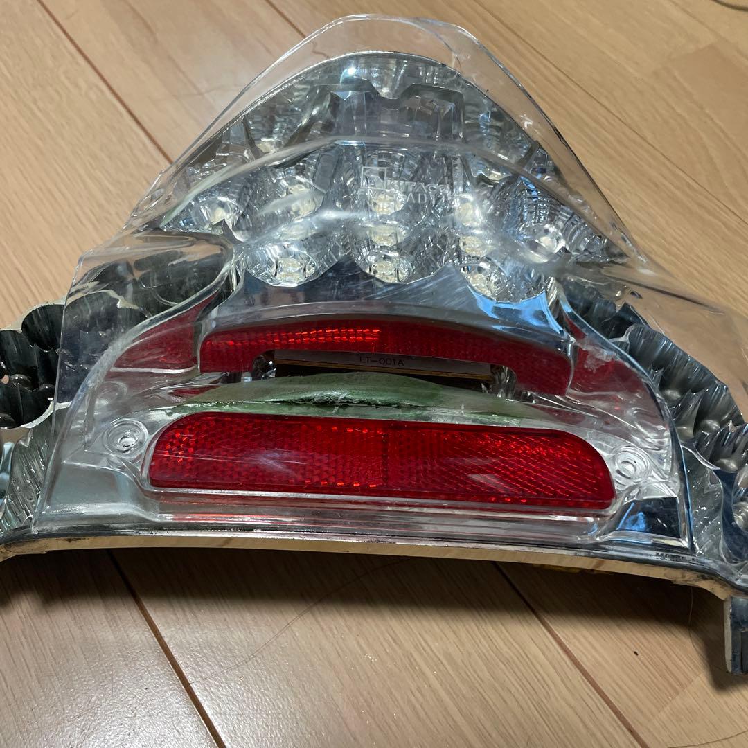 アドレスv125gキタコ製テールランプ、左ウィンカー