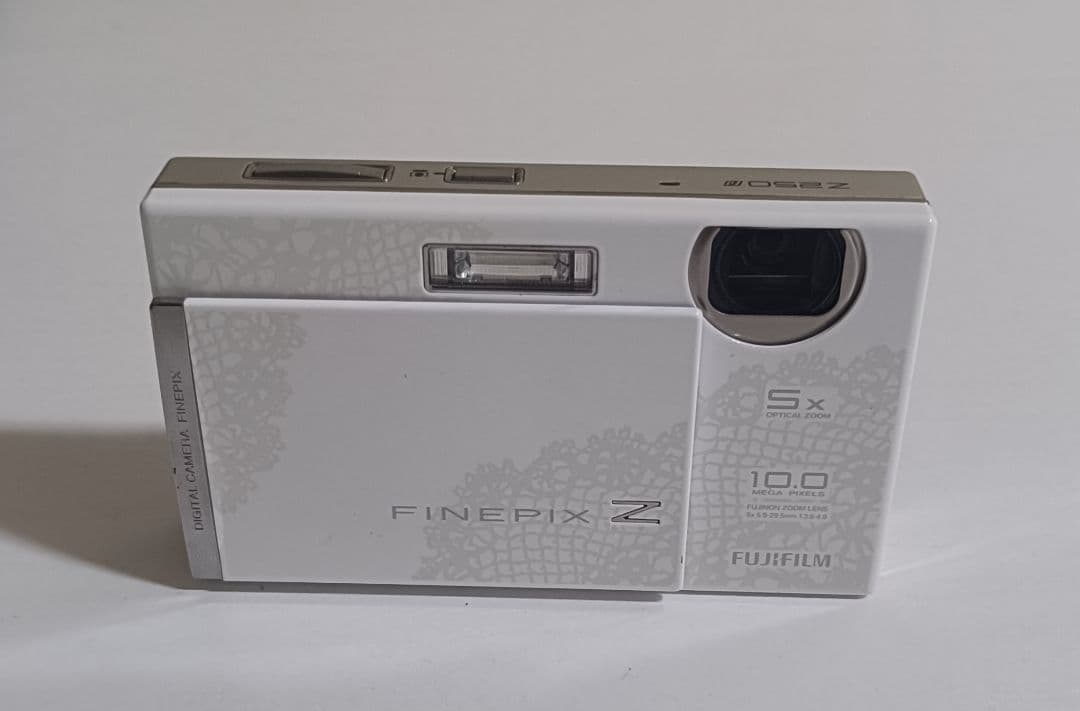 FUJIFILM FINEPIX Z250 ホワイト