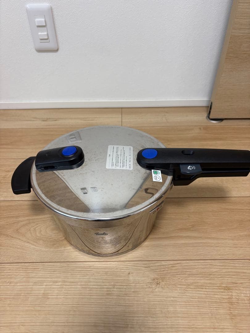 フィスラー　圧力鍋 ビタクイック　蒸し器・蓋付き　ＩＨ対応