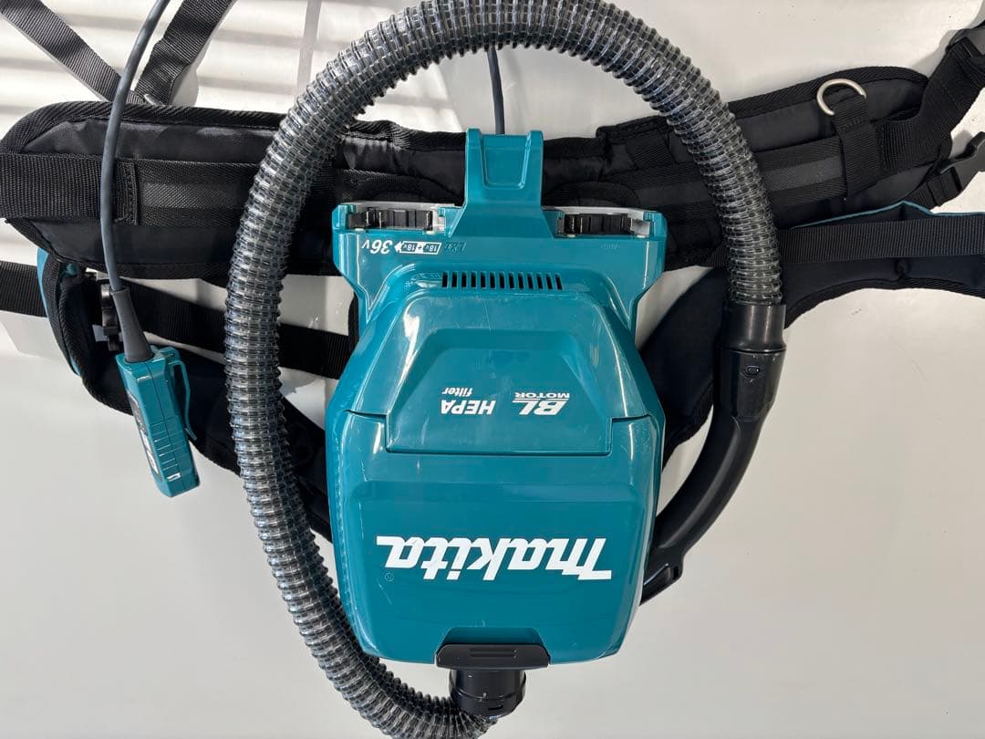週末値下げ！！　 Makita HEPA 36V 背負い式掃除機　VC261Ｄ