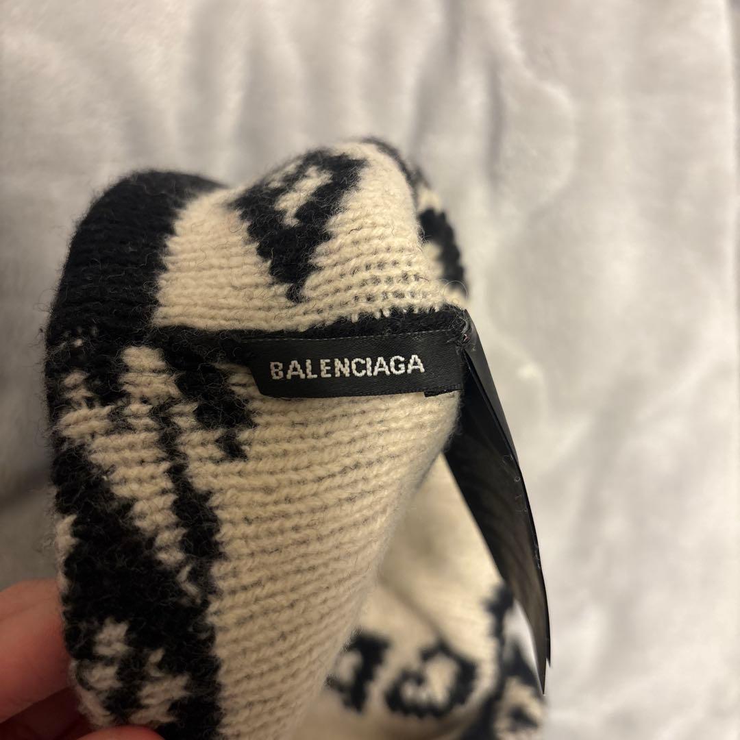 BALENCIAGA 黒 ニット帽