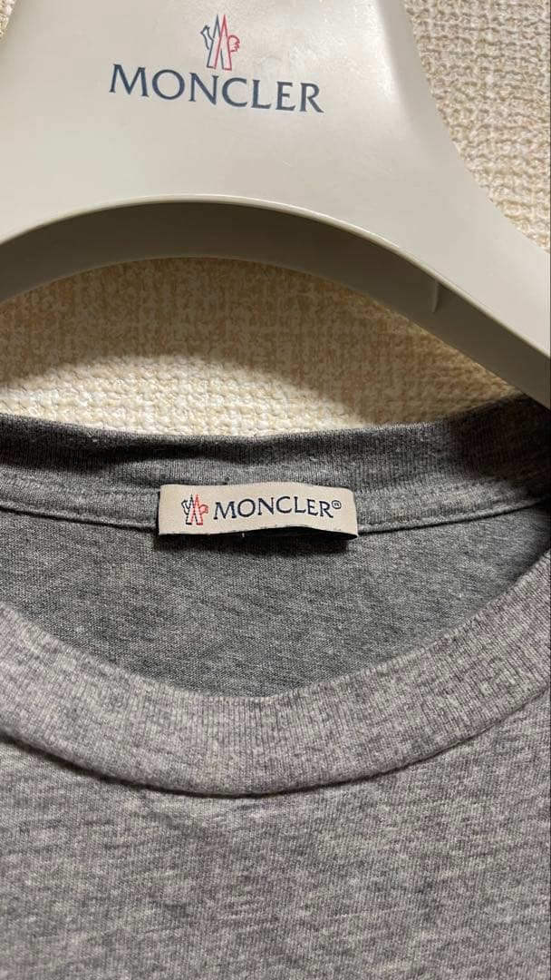 MONCLER グレー Tシャツ