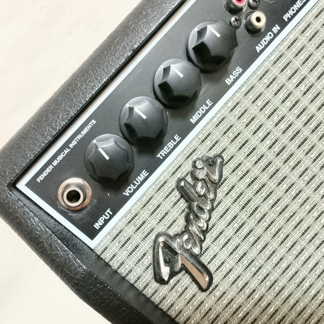 Fender　BASSBOY　COMPACT BASS AMPLIFIER
