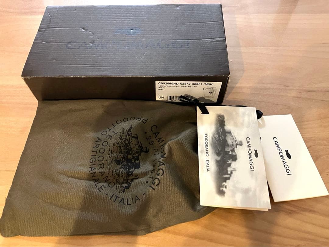 【美品】CAMPOMAGGI スタッズ財布
