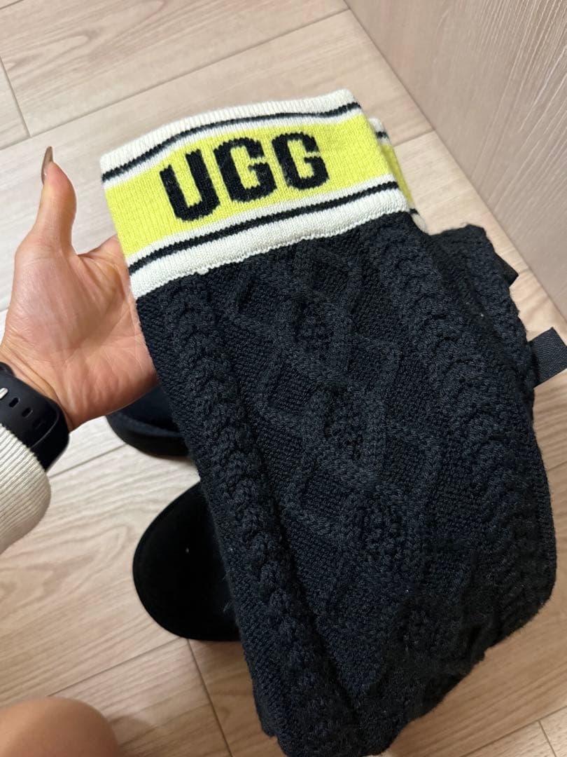 UGG 厚底ニットブーツ