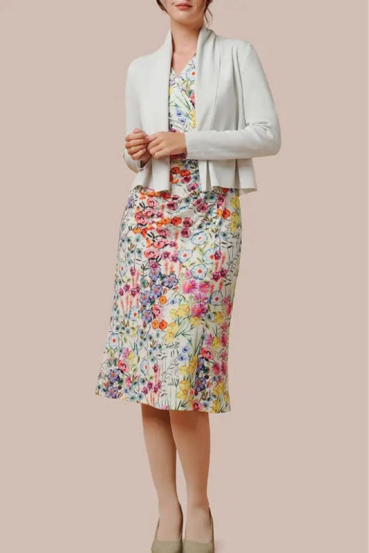 美品 kayme ケイミー 現行品 ストレッチジャージーギャザーワンピース 花柄