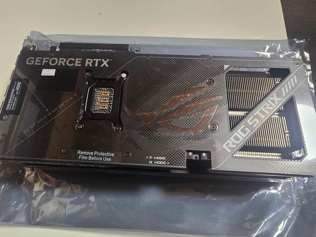 グラフィックボード・グラボ・ビデオカード ASUS ROG STRIX GEFORCE RTX 5070 OC 12GB
