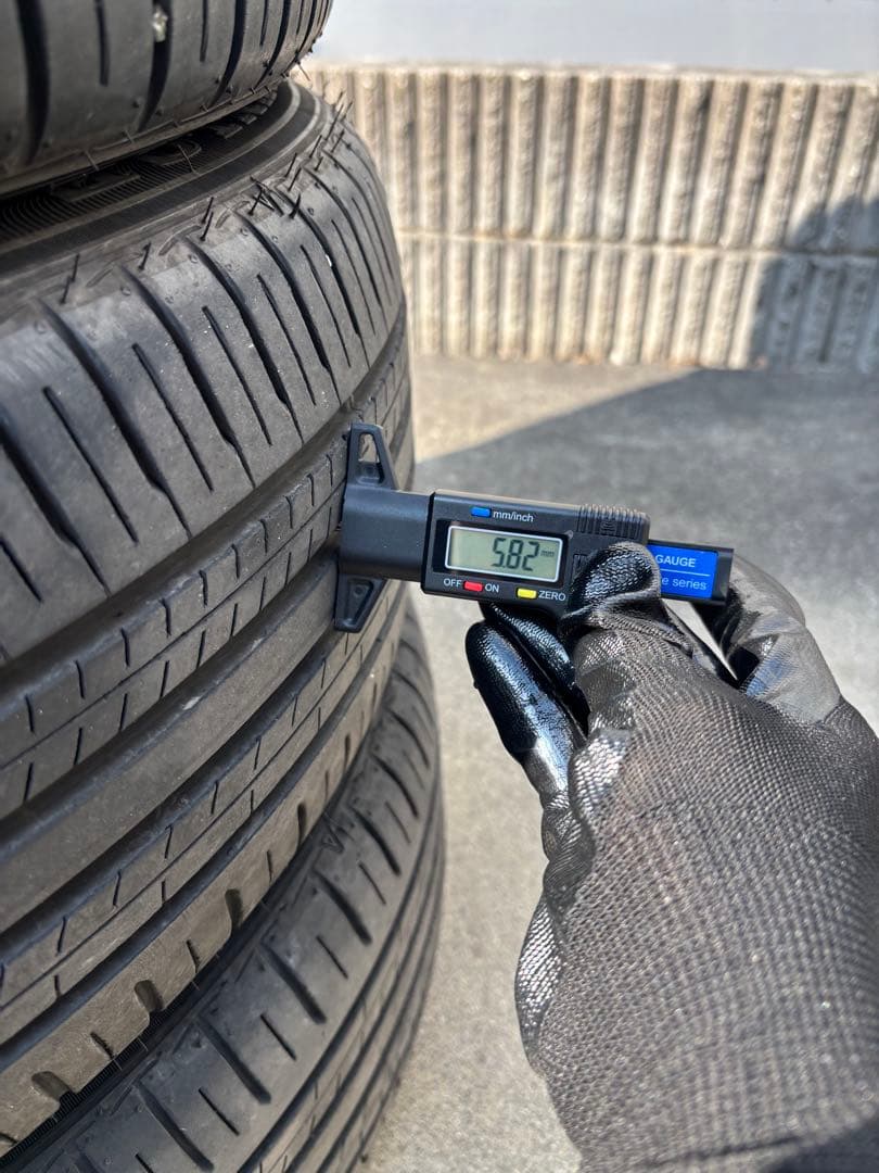 ①215/50R18 ダンロップ　EC300+ ４本のうち２本
