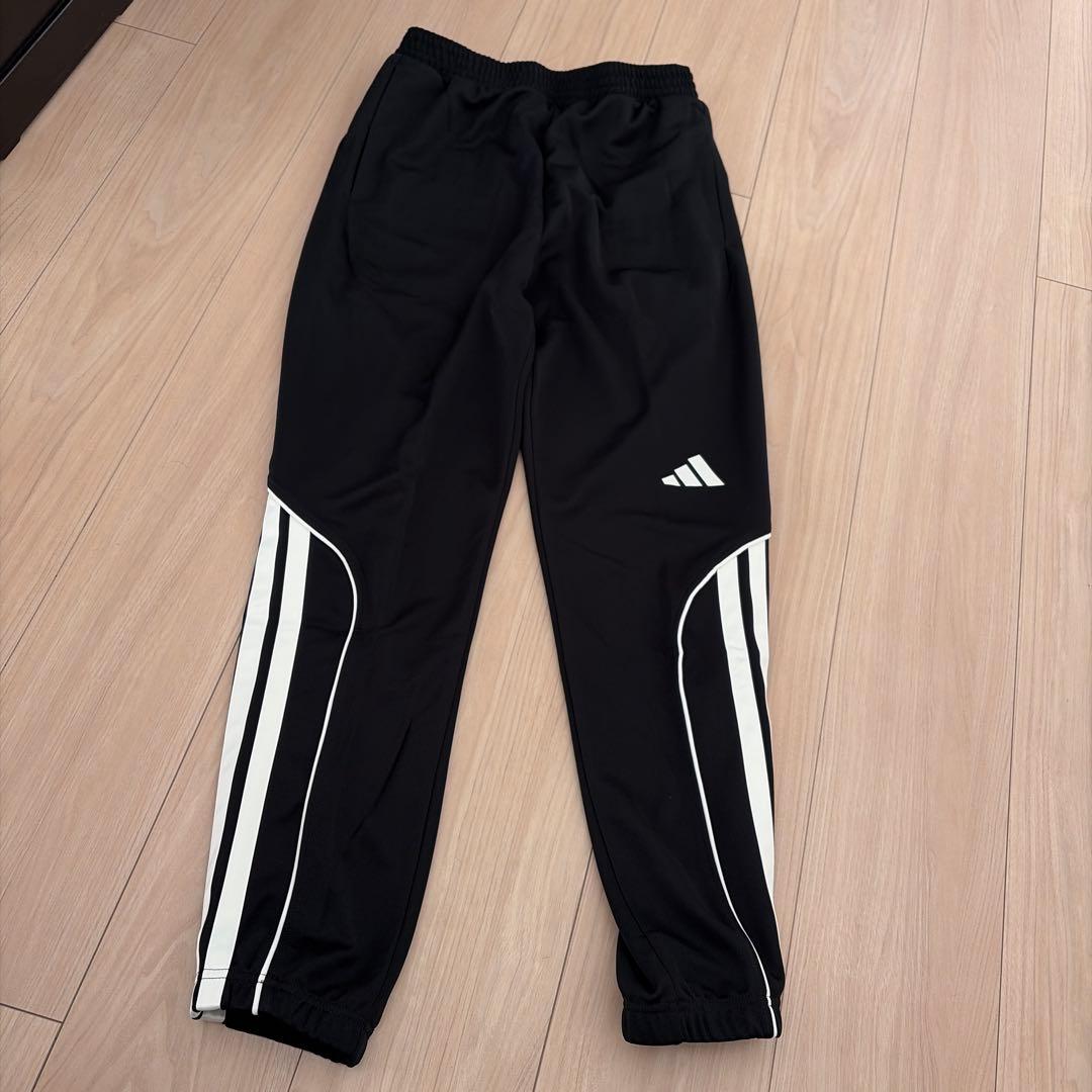 ★新品 adidas ブラック ジャージ上下セット★