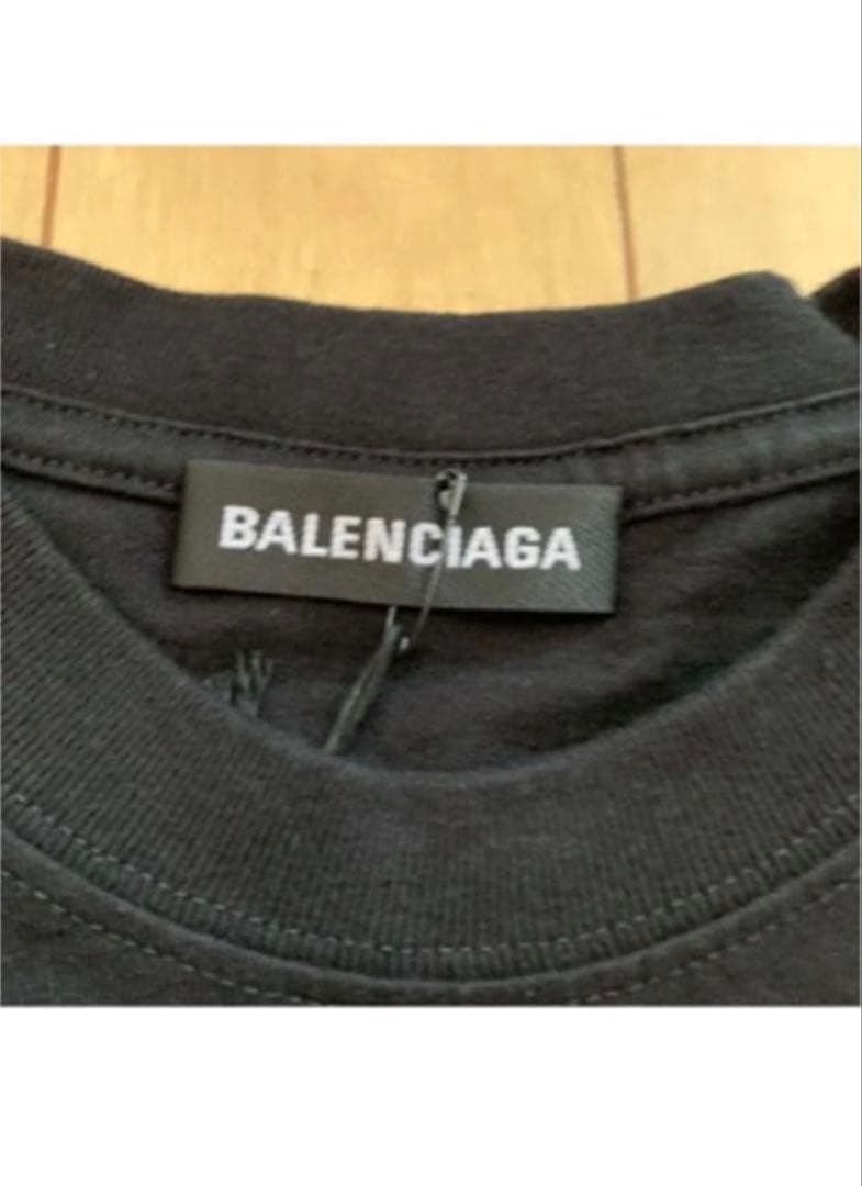 バレンシアガ　balenciaga タトゥー　ロゴ　オーバーサイズ 黒 Tシャツ