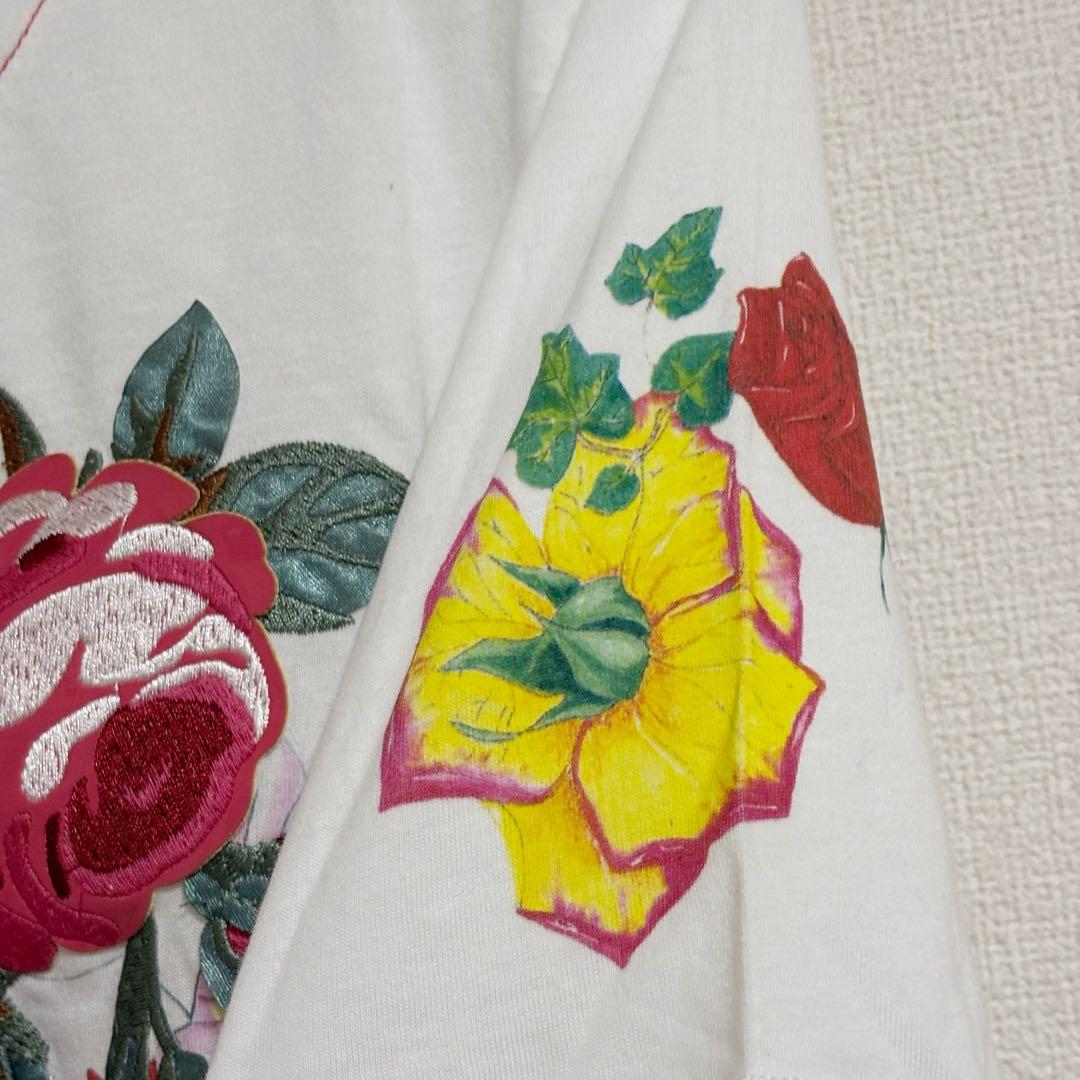 新品　Blumarine 花柄 ホワイト Tシャツ 半袖　サイズ44