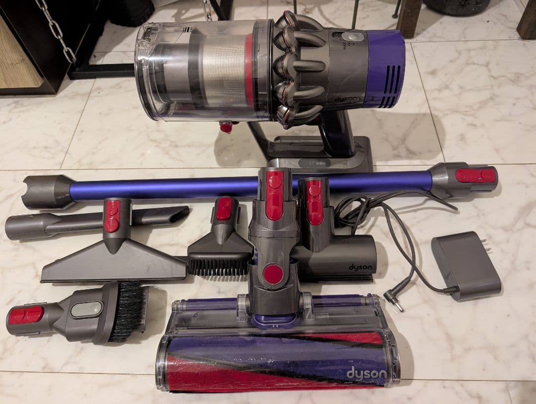 ♾*️様 ダイソン V10 SV12 フルセット ソフトローラー付 動作品