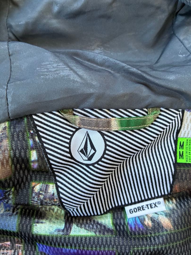 Volcom スキー・スノーボードウェア　USサイズM 上下セット