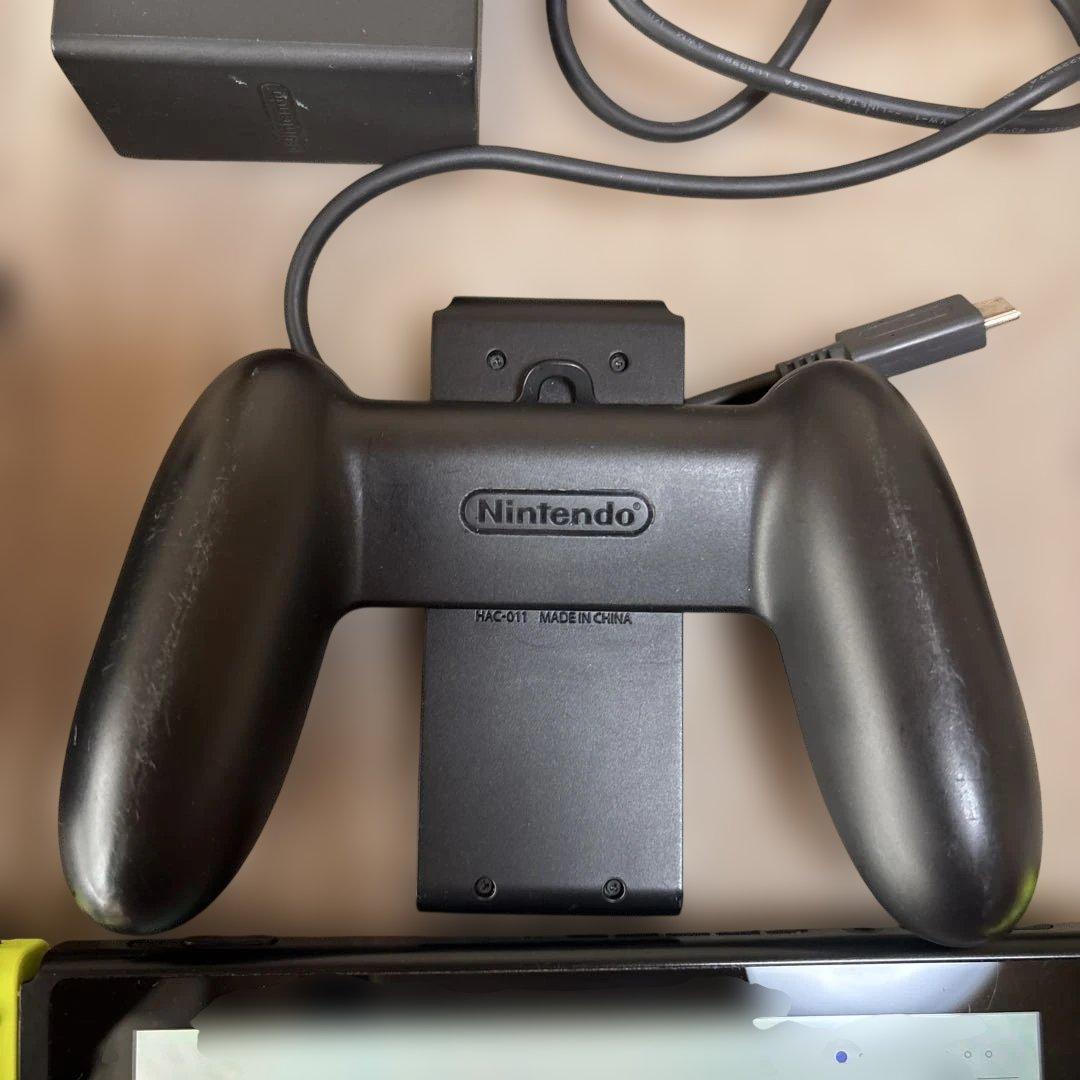Nintendo Switch 本体+充電スタンド　本体2020年購入