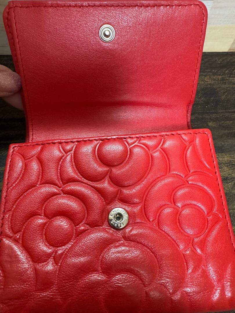 即納　美品　CHANEL シャネル カメリア ココマーク 三つ折り財布 レッド