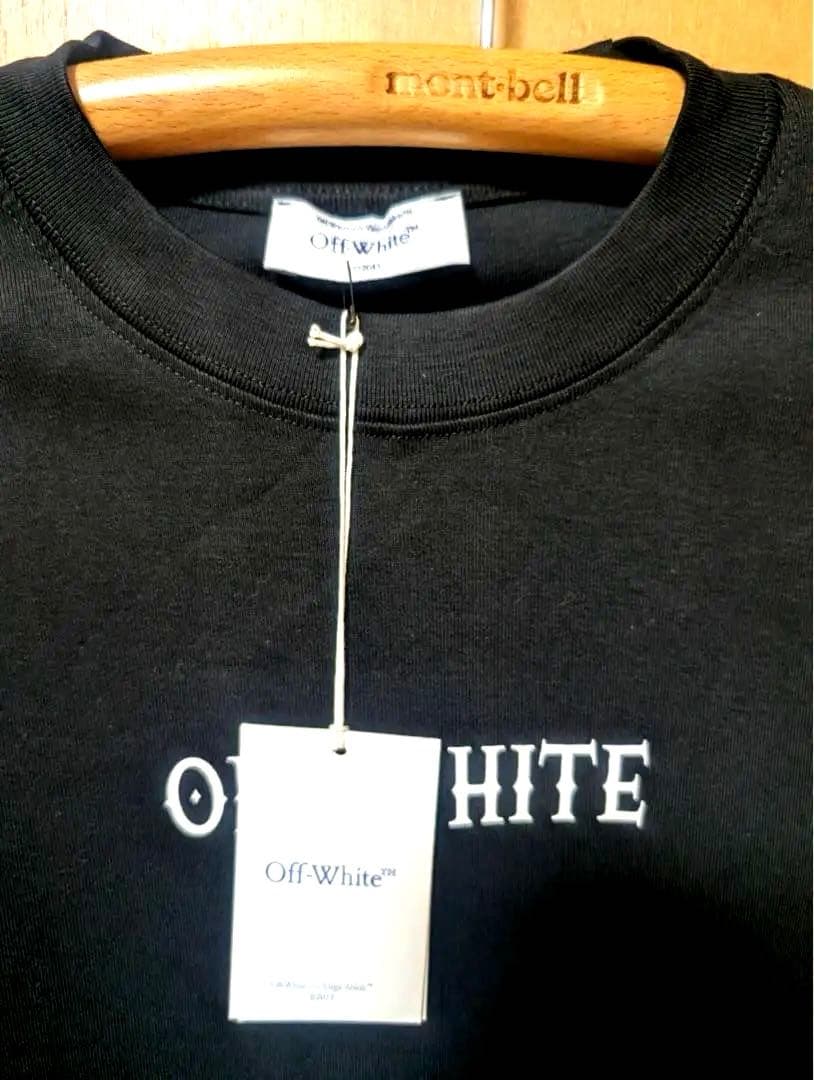 Off-White ブラック Tシャツ