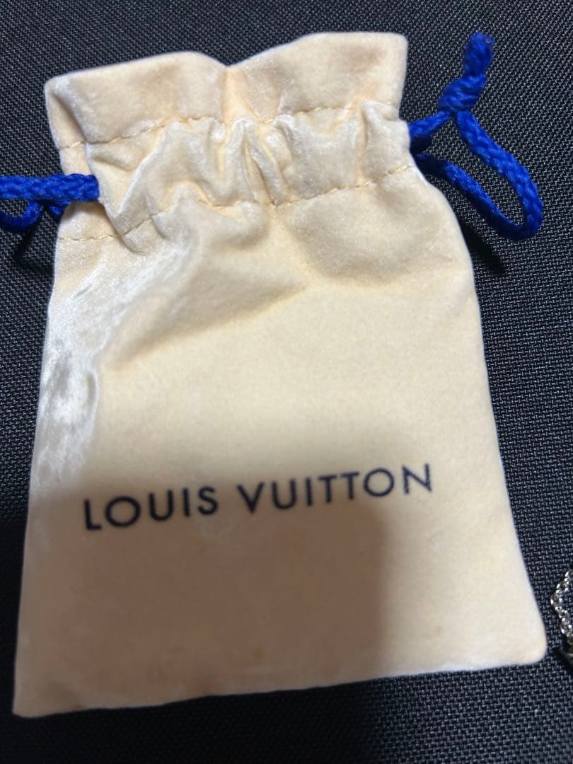 VUITTON エセンシャルV