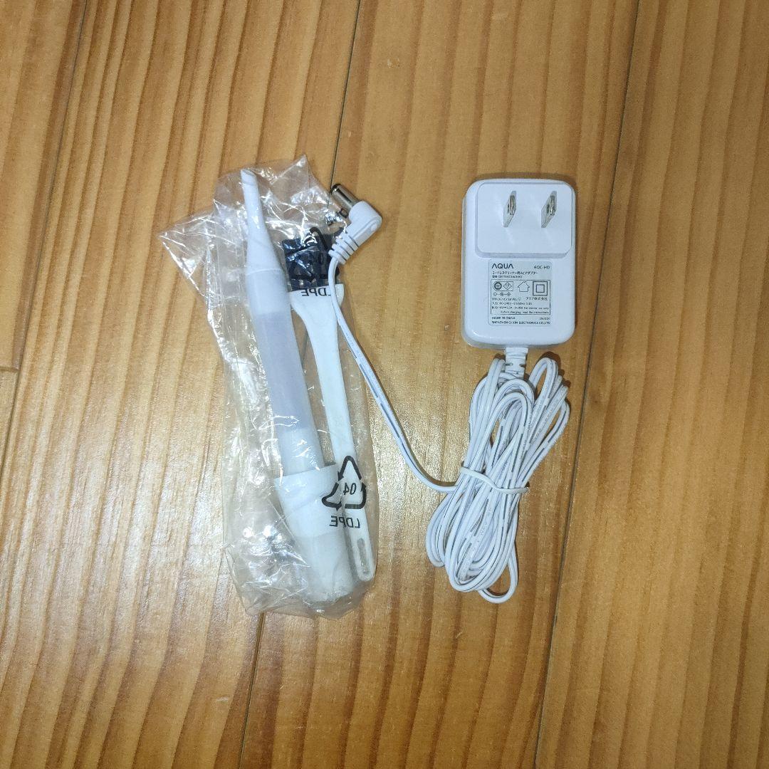 AQUAコードレススティック掃除機 充電台付き AQC-HX1A