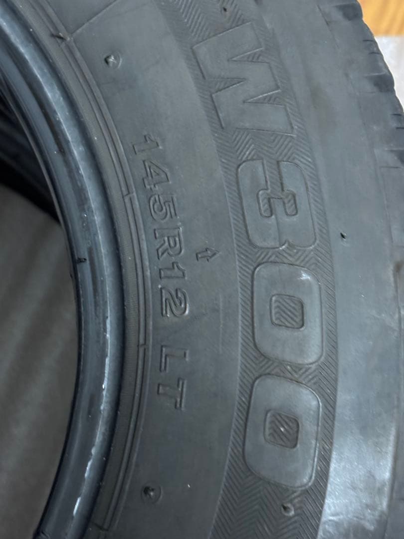スタッドレスタイヤ145R12 LT