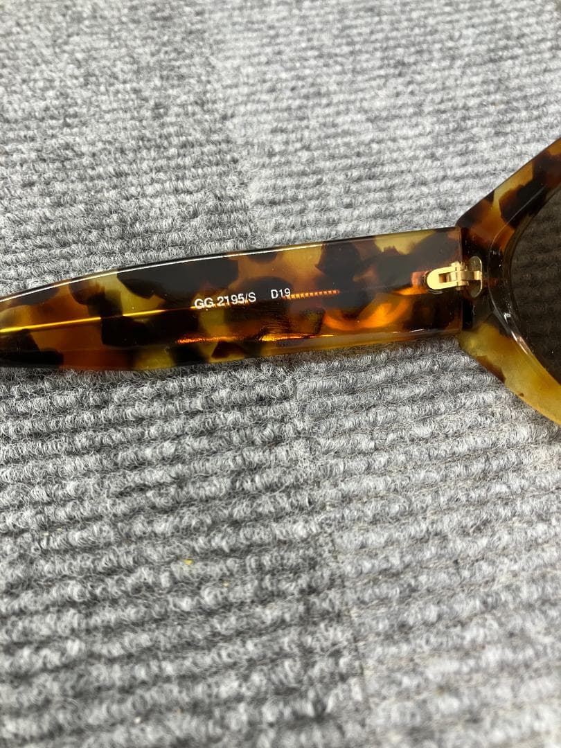 GUCCI　グッチ　サングラス　GG2195/S　252