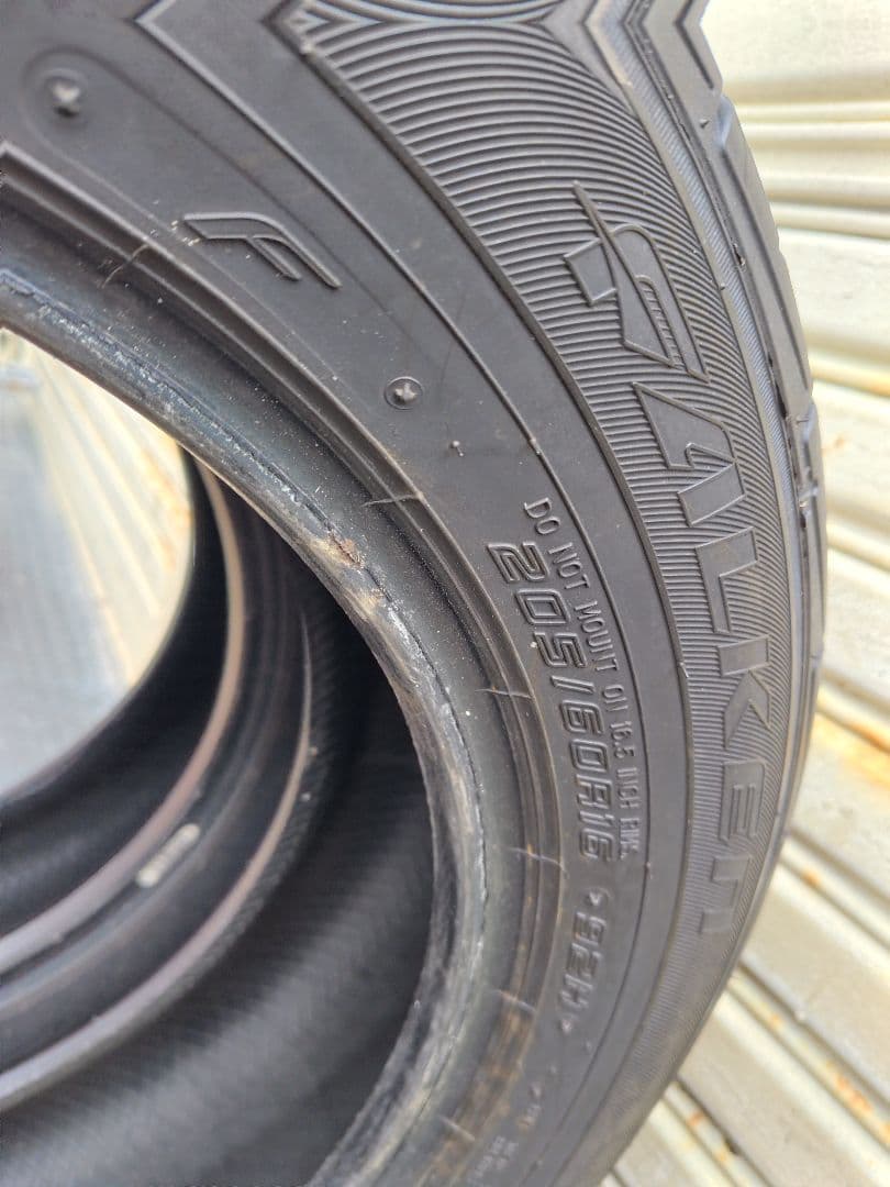 ファルケン ZIEX 205/60R16 夏タイヤ 2023年製
