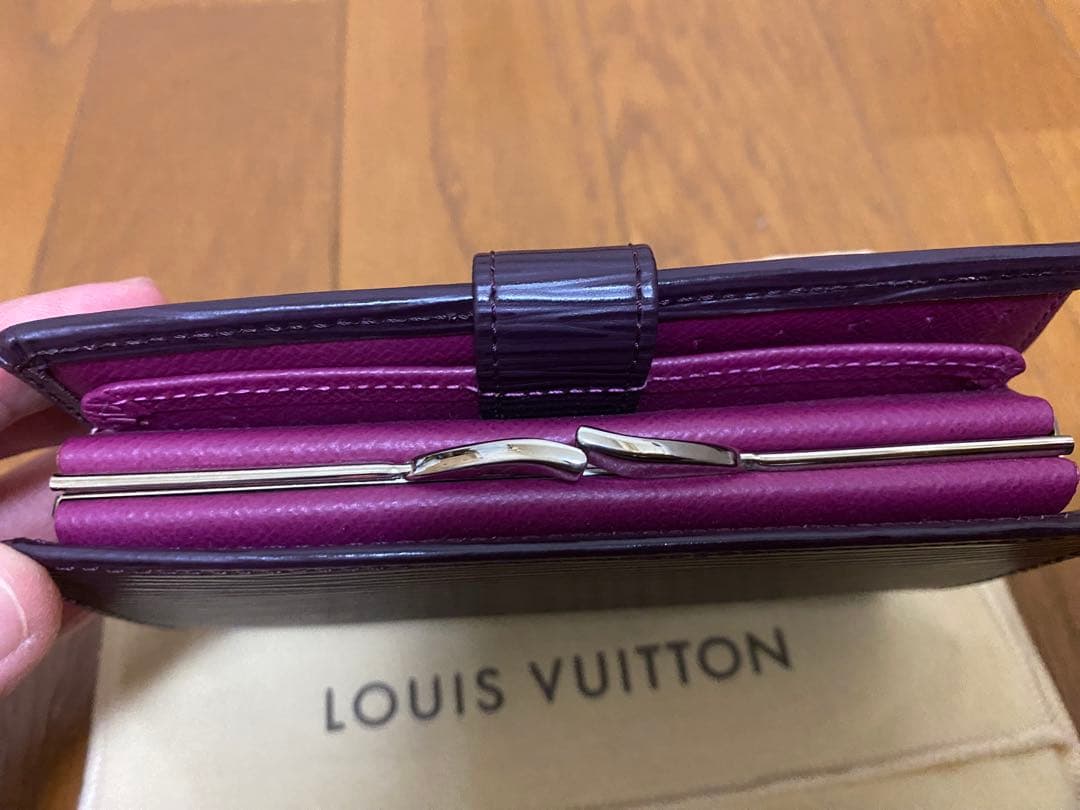Vuitton ヴィトン　エピ　カシス　財布　がま口　ヴィエノワ