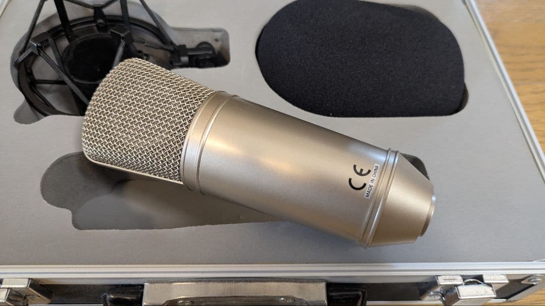 BEHRINGERベリンガー コンデンサーマイク B-1　ケース付き