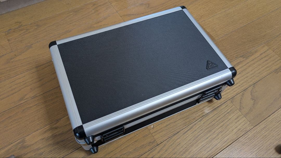 BEHRINGERベリンガー コンデンサーマイク B-1　ケース付き